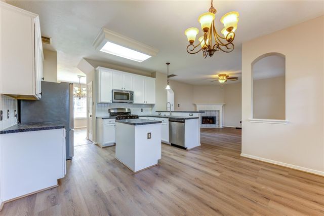 1223 Oak Canyon Lane, Richmond, TX 77469