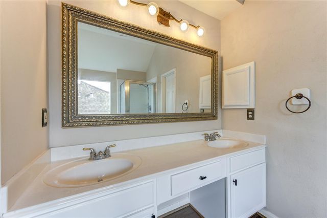 1223 Oak Canyon Lane, Richmond, TX 77469