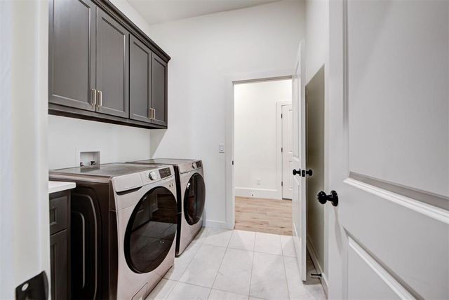 10121 Oakwood Drive, Edmond, OK 73025