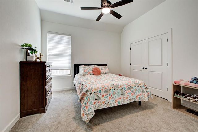 10121 Oakwood Drive, Edmond, OK 73025