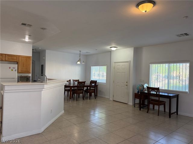 5551 Box Cars Court 103, Las Vegas, NV 89122