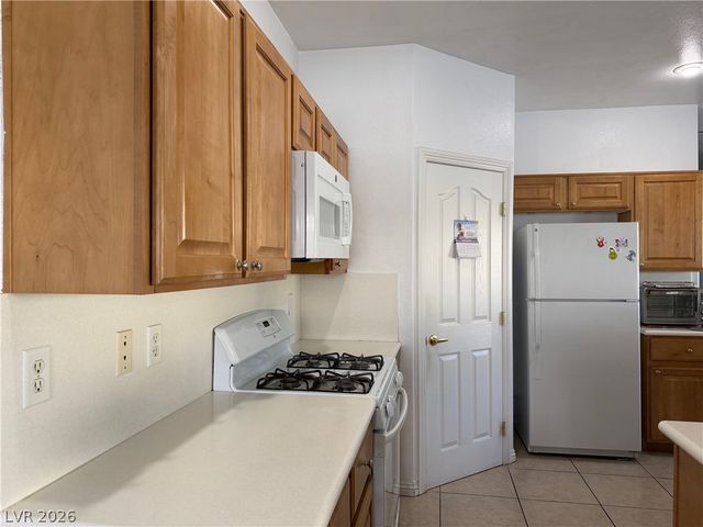 5551 Box Cars Court 103, Las Vegas, NV 89122