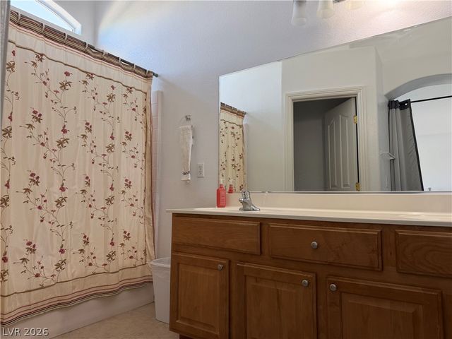 5551 Box Cars Court 103, Las Vegas, NV 89122