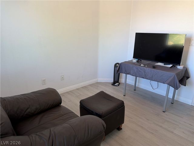 5551 Box Cars Court 103, Las Vegas, NV 89122