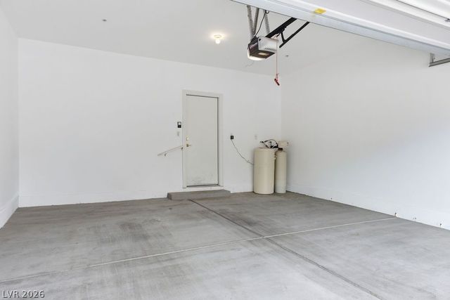 5551 Box Cars Court 103, Las Vegas, NV 89122