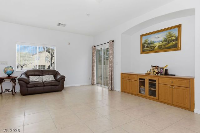 5551 Box Cars Court 103, Las Vegas, NV 89122
