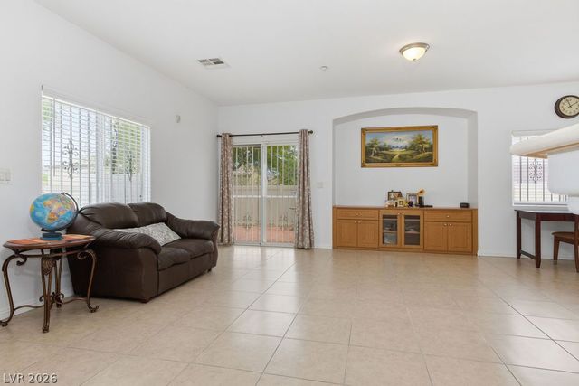5551 Box Cars Court 103, Las Vegas, NV 89122