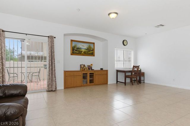 5551 Box Cars Court 103, Las Vegas, NV 89122