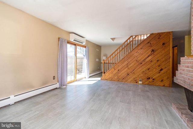 43 THIMBLEBERRY LN, Levittown, PA 19054