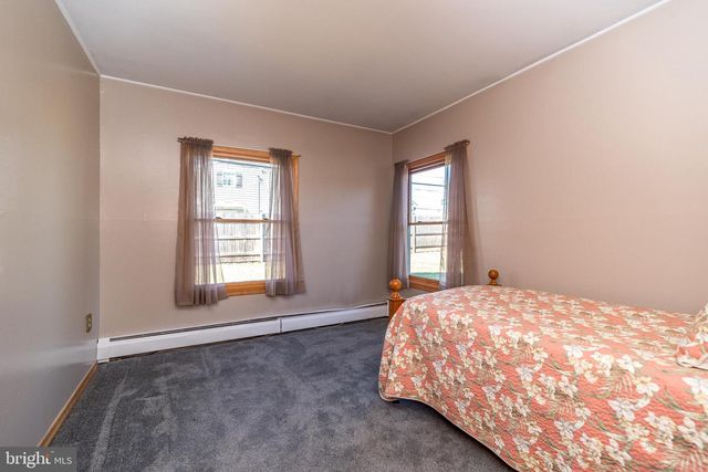 43 THIMBLEBERRY LN, Levittown, PA 19054