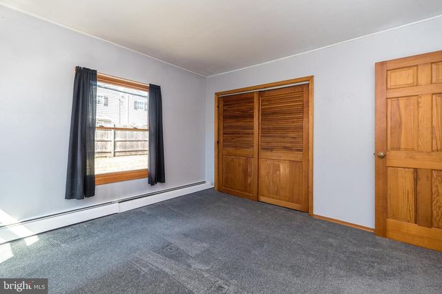 43 THIMBLEBERRY LN, Levittown, PA 19054