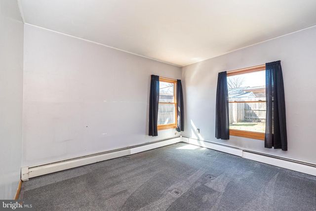 43 THIMBLEBERRY LN, Levittown, PA 19054