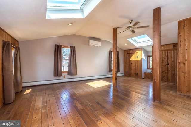 43 THIMBLEBERRY LN, Levittown, PA 19054