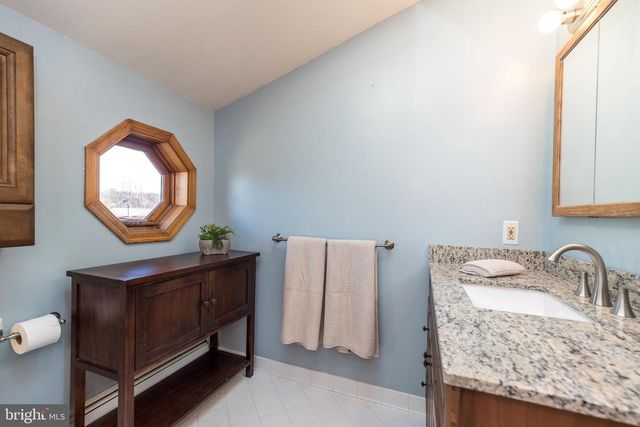 43 THIMBLEBERRY LN, Levittown, PA 19054