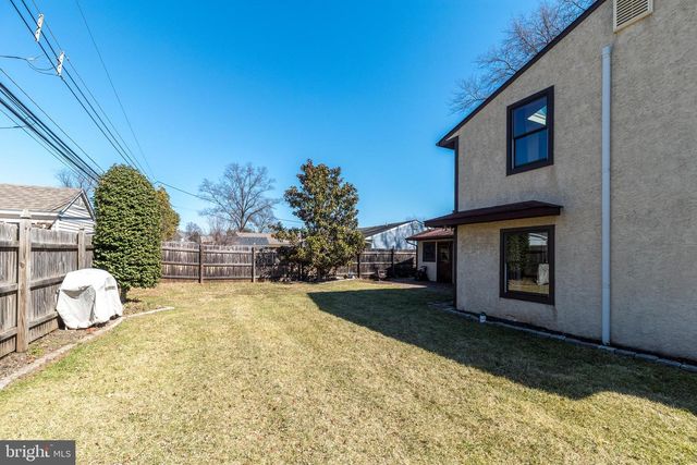 43 THIMBLEBERRY LN, Levittown, PA 19054