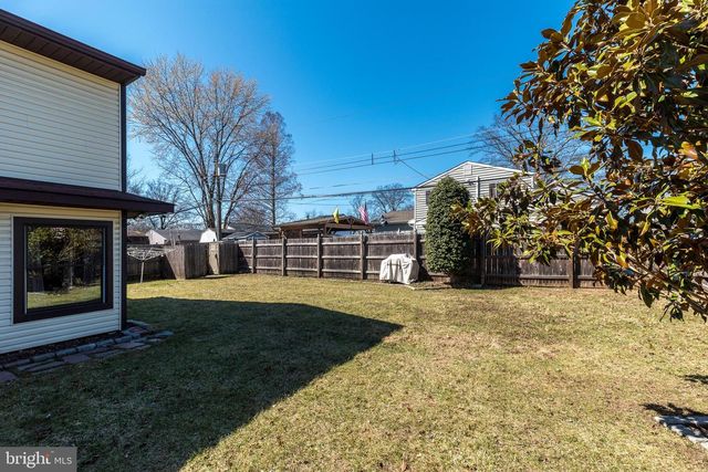 43 THIMBLEBERRY LN, Levittown, PA 19054