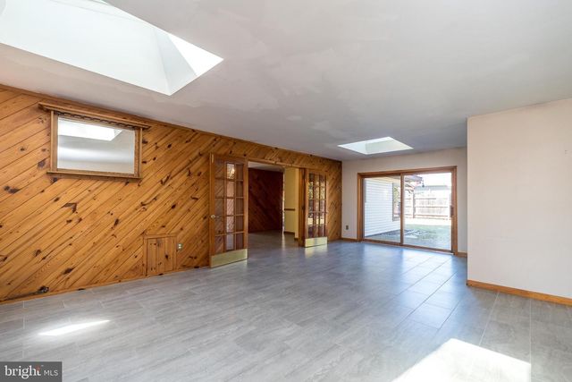 43 THIMBLEBERRY LN, Levittown, PA 19054