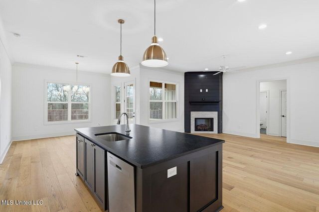 180 Catherine Boulevard, Clinton, MS 39056