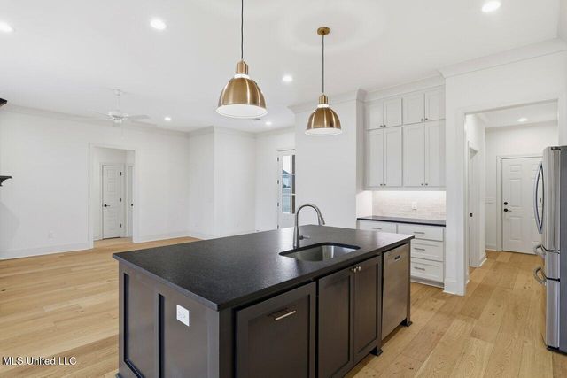 180 Catherine Boulevard, Clinton, MS 39056