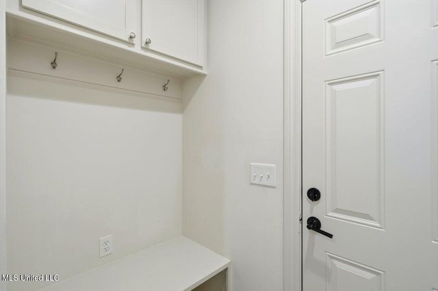 180 Catherine Boulevard, Clinton, MS 39056