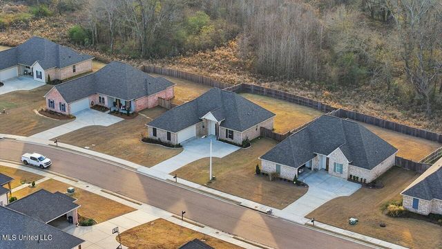 180 Catherine Boulevard, Clinton, MS 39056