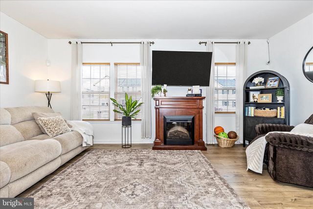 79 TIDEWATER TER, Falling Waters, WV 25419