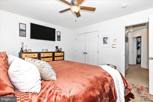 79 TIDEWATER TER, Falling Waters, WV 25419