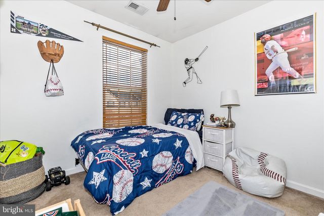 79 TIDEWATER TER, Falling Waters, WV 25419