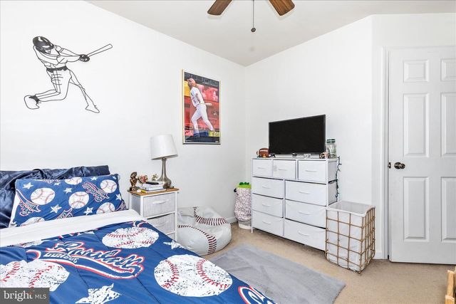 79 TIDEWATER TER, Falling Waters, WV 25419