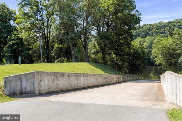 79 TIDEWATER TER, Falling Waters, WV 25419