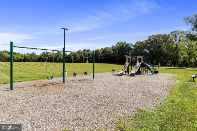 79 TIDEWATER TER, Falling Waters, WV 25419