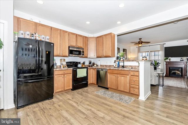 79 TIDEWATER TER, Falling Waters, WV 25419