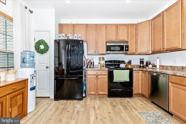 79 TIDEWATER TER, Falling Waters, WV 25419