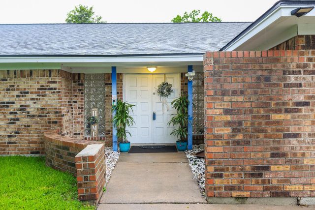 12614 C Bar Drive, Santa Fe, TX 77510