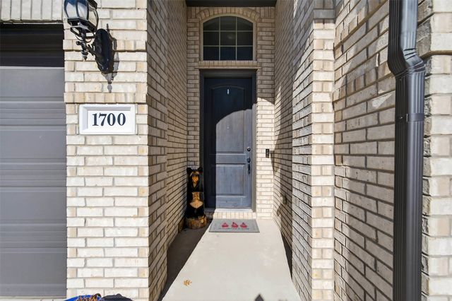 1700 Hamlet Drive, Fort Worth, TX 76052