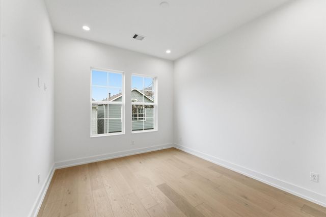 815B Lawrence Street, Houston, TX 77007