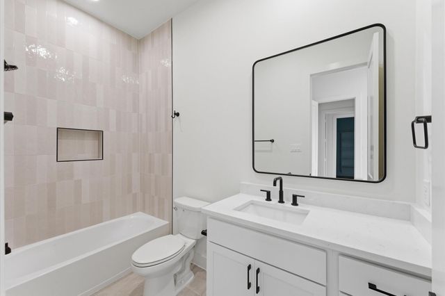 815B Lawrence Street, Houston, TX 77007