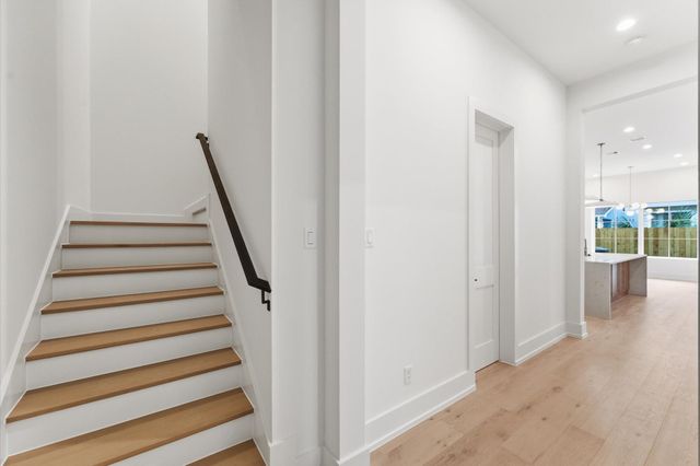 815B Lawrence Street, Houston, TX 77007