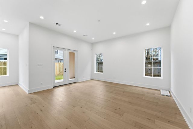 815B Lawrence Street, Houston, TX 77007