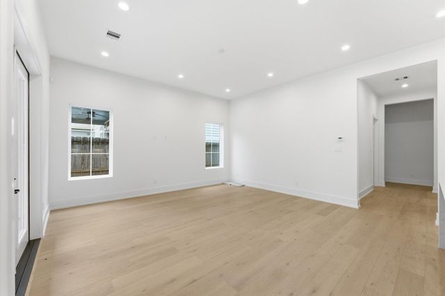 815B Lawrence Street, Houston, TX 77007