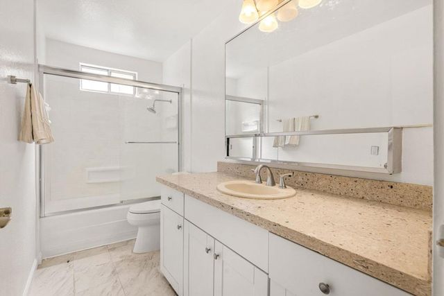 400 N Sunrise Way 136, Palm Springs, CA 92262