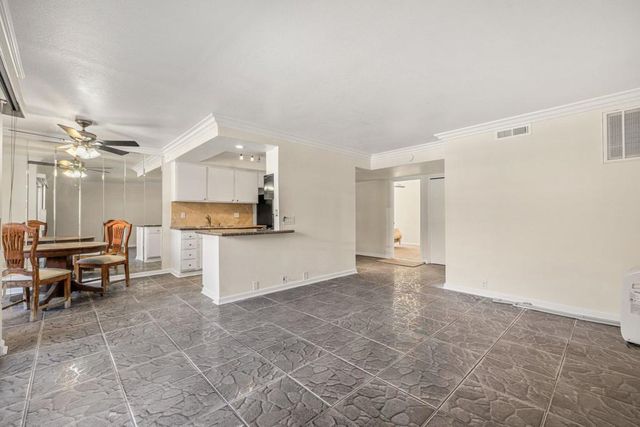 400 N Sunrise Way 136, Palm Springs, CA 92262