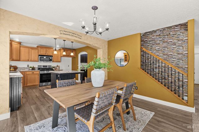5036 E Fescue Dr, Boise, ID 83716