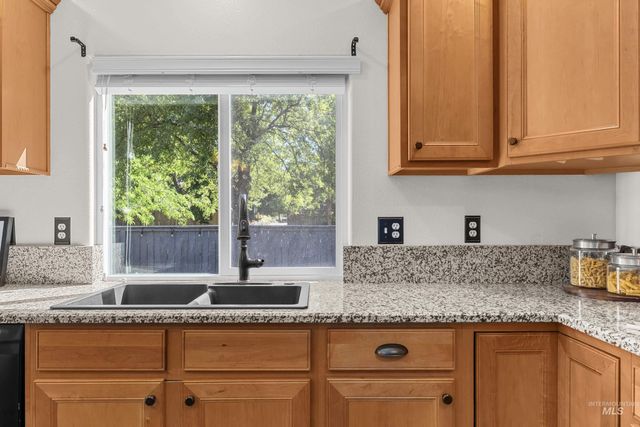 5036 E Fescue Dr, Boise, ID 83716