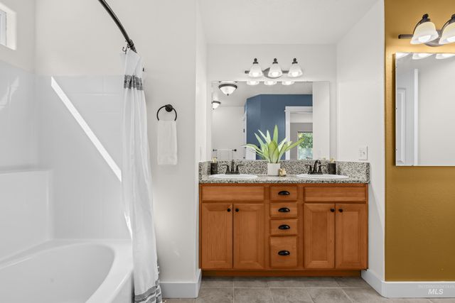 5036 E Fescue Dr, Boise, ID 83716