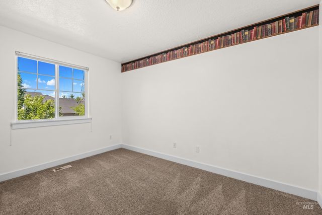 5036 E Fescue Dr, Boise, ID 83716