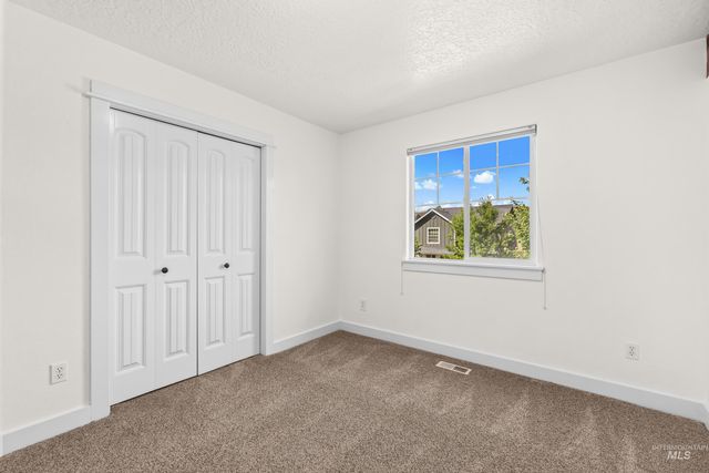 5036 E Fescue Dr, Boise, ID 83716