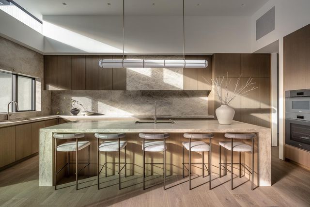 100 New Place Road, Hillsborough, CA 94010