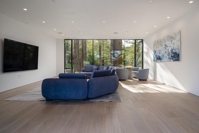 100 New Place Road, Hillsborough, CA 94010