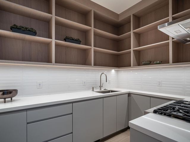 100 New Place Road, Hillsborough, CA 94010